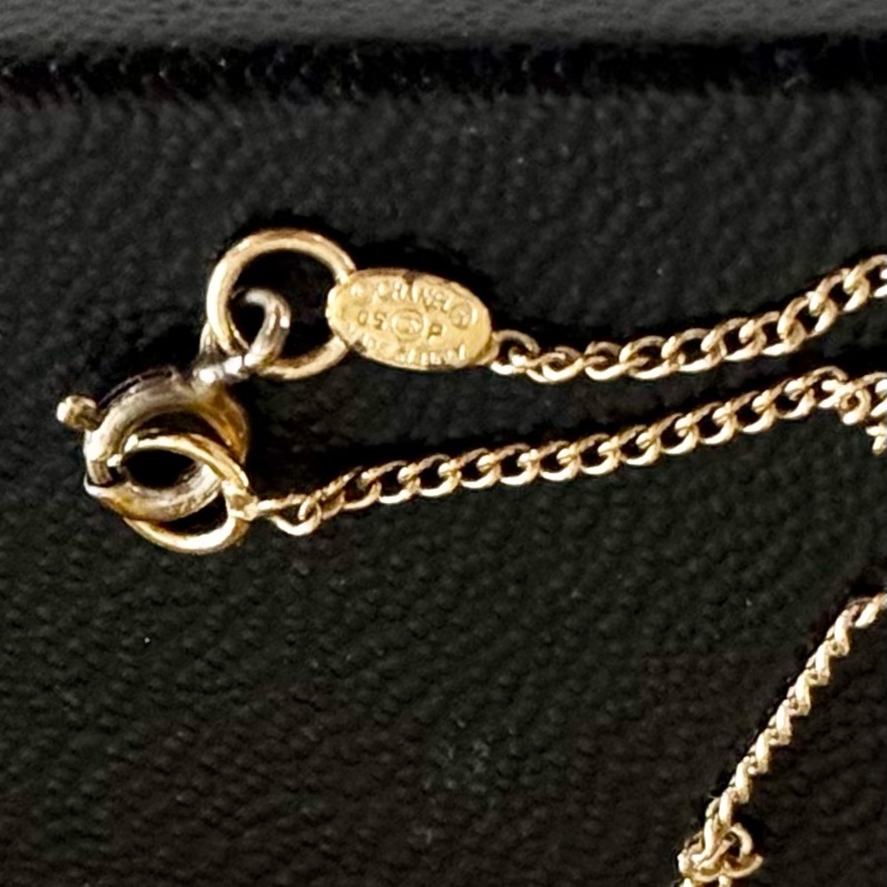 SOLD ❌ Vintage Chanel Camellia Flower Bracelet - Picture 4 of 4
